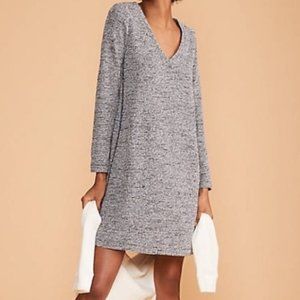 Lou and Grey Knit Long-Sleeved V-Neck Shift Dress